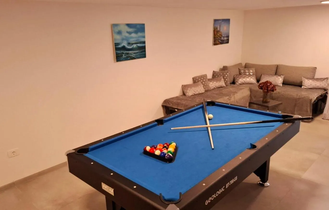 Villa Salvore - New Luxury House, Heated Pool, Near Beaches, Playroom - Istria Savudrija 0*,